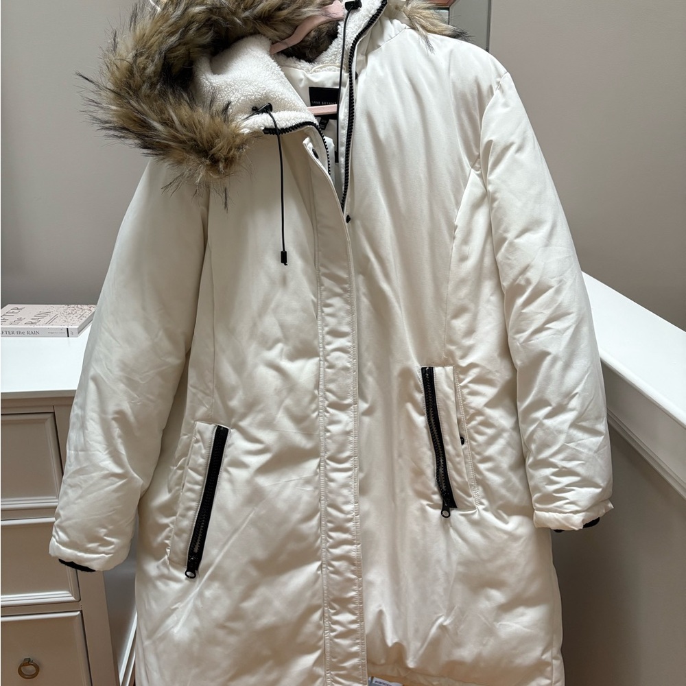 Women's White Fur-Trimmed Jacket